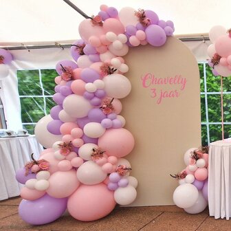 Ludic Partyrentals - Beige arch backdrop 