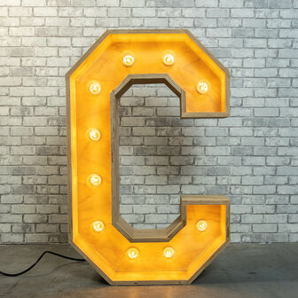 Ludic partyrentals - LichtLetters C hout huren