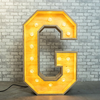 Ludic partyrentals - LichtLetters G hout huren