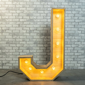 Ludic partyrentals - LichtLetters J hout huren