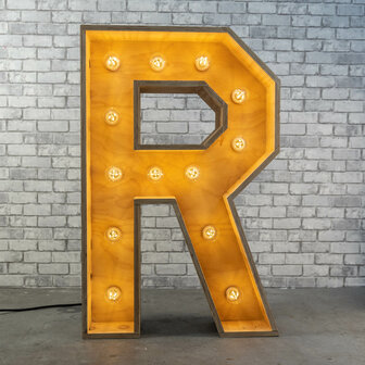 Ludic partyrentals - LichtLetters R hout huren