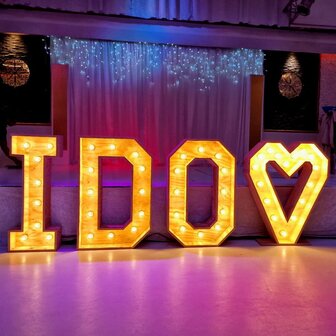 Ludic partyrentals - LichtLetters I DO HART hout huren