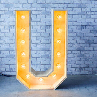 Ludic partyrentals - LichtLetters U hout huren