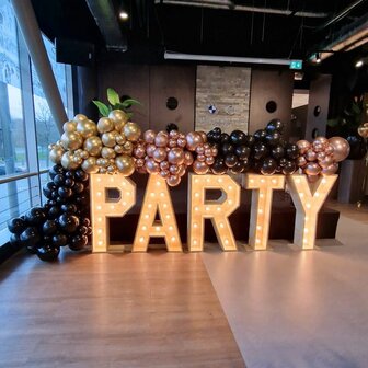 Ludic partyrentals - LichtLetters PARTY hout huren